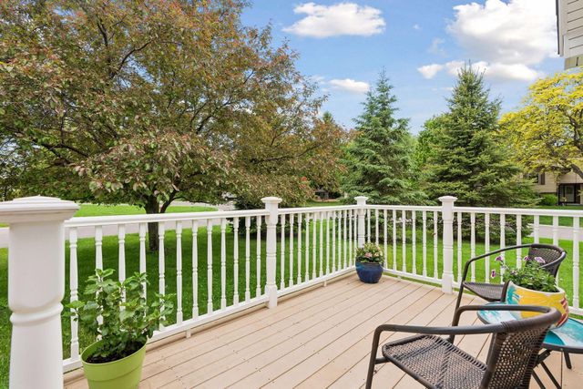 3996 Woodview Drive, Vadnais Heights, MN 55127