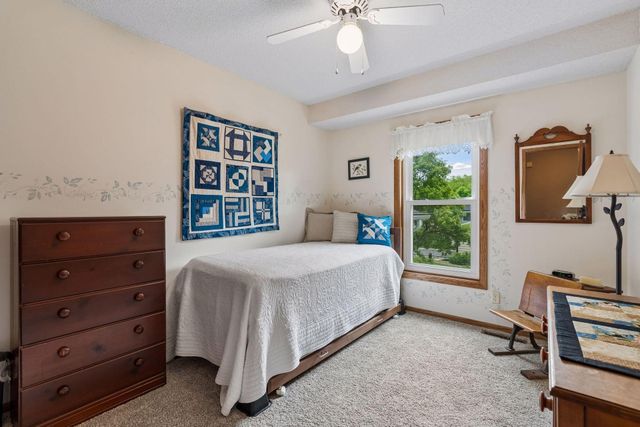 3996 Woodview Drive, Vadnais Heights, MN 55127