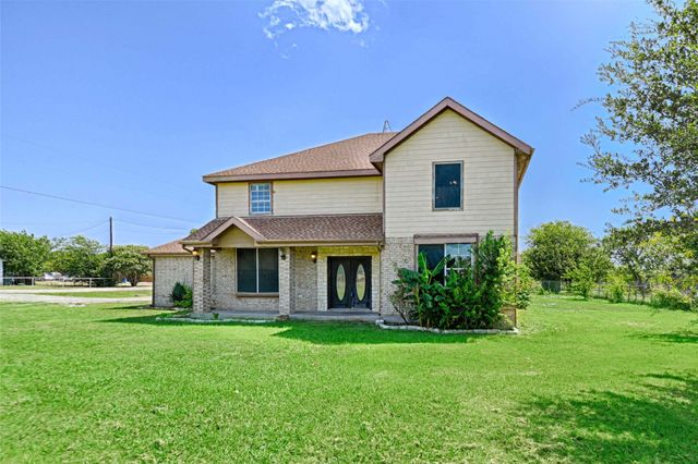 8700 Sallys Way, Alvarado, TX 76009