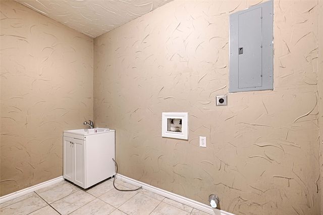 8700 Sallys Way, Alvarado, TX 76009