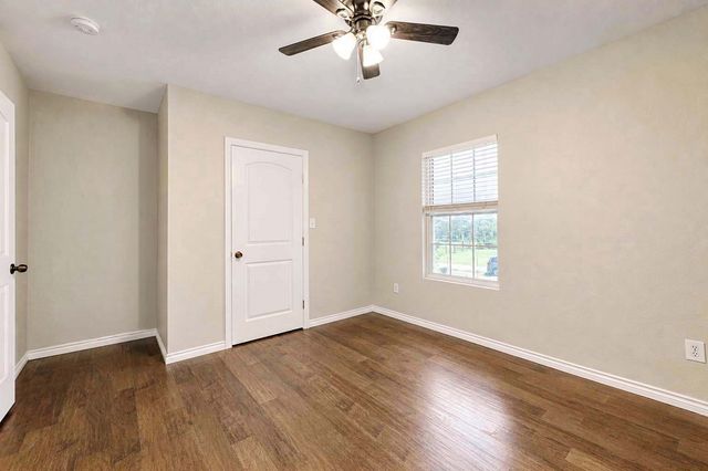 8700 Sallys Way, Alvarado, TX 76009