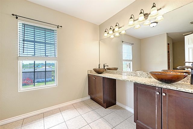 8700 Sallys Way, Alvarado, TX 76009