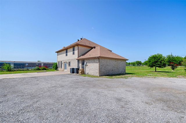 8700 Sallys Way, Alvarado, TX 76009