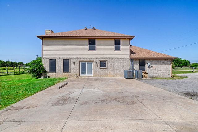 8700 Sallys Way, Alvarado, TX 76009