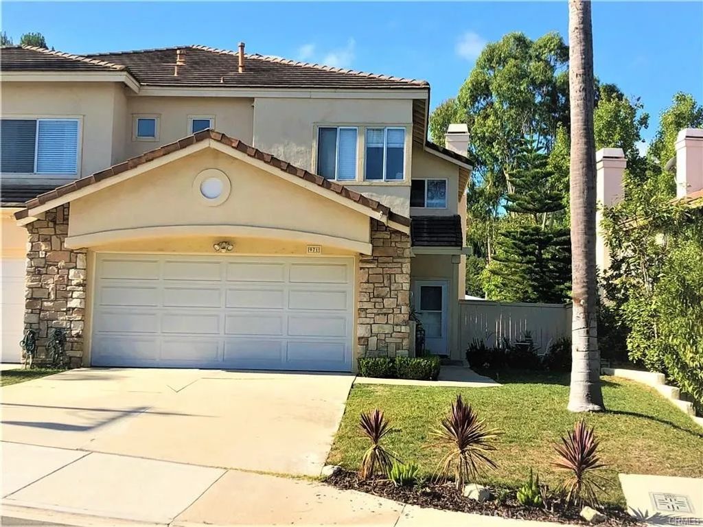971 S Flintridge Way, Anaheim Hills, CA 92808
