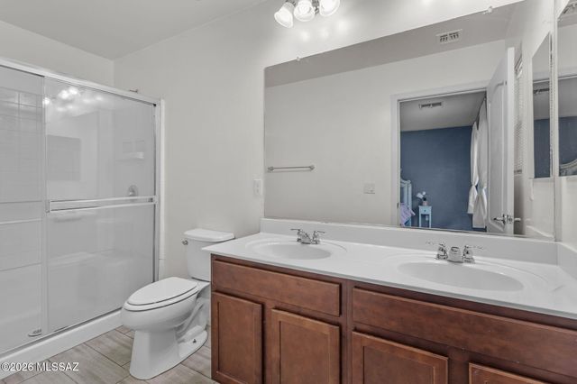 7570 E Kinnison Wash Loop, Tucson, AZ 85730