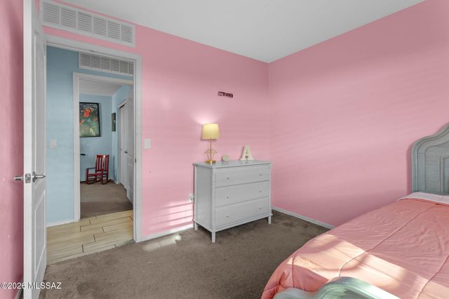 7570 E Kinnison Wash Loop, Tucson, AZ 85730