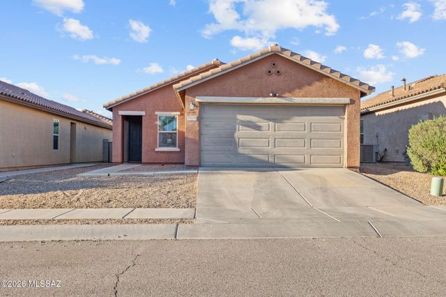 7570 E Kinnison Wash Loop, Tucson, AZ 85730