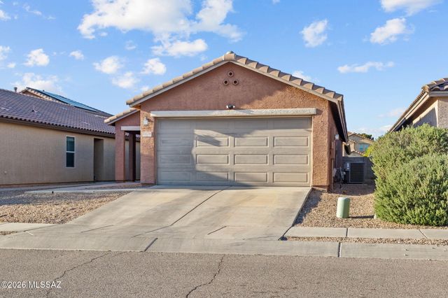 7570 E Kinnison Wash Loop, Tucson, AZ 85730