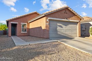 7570 E Kinnison Wash Loop, Tucson, AZ 85730