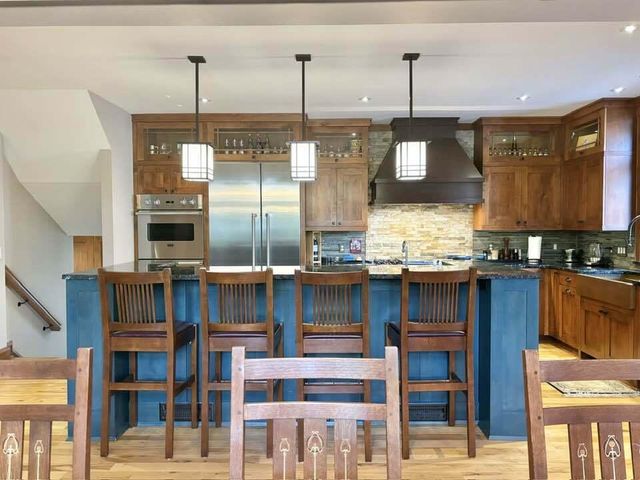 802 E Silver Spring DRIVE, Whitefish Bay, WI 53217