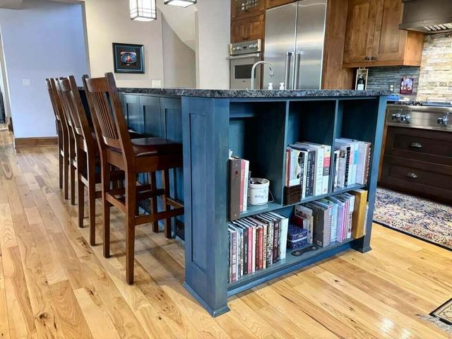 802 E Silver Spring DRIVE, Whitefish Bay, WI 53217