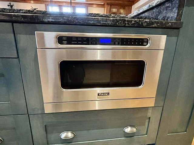 802 E Silver Spring DRIVE, Whitefish Bay, WI 53217