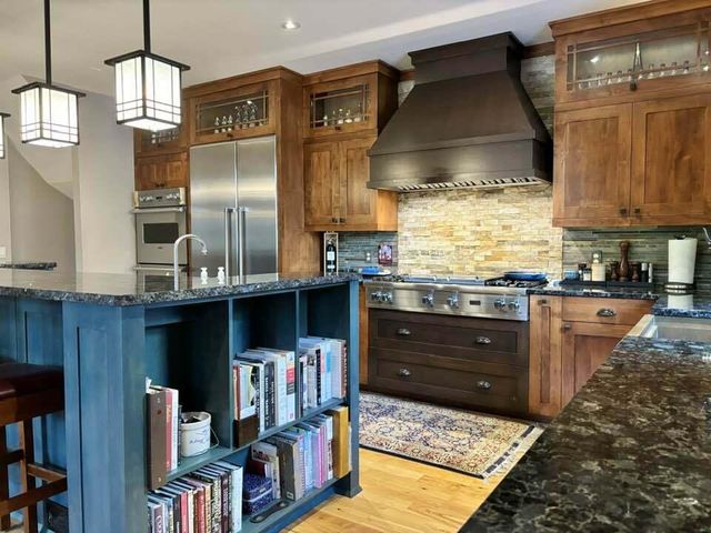 802 E Silver Spring DRIVE, Whitefish Bay, WI 53217