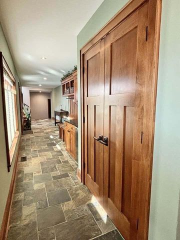 802 E Silver Spring DRIVE, Whitefish Bay, WI 53217