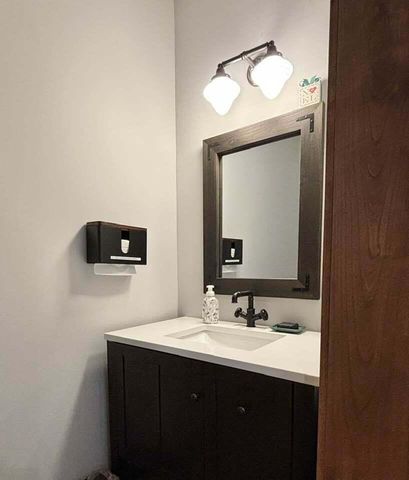 802 E Silver Spring DRIVE, Whitefish Bay, WI 53217