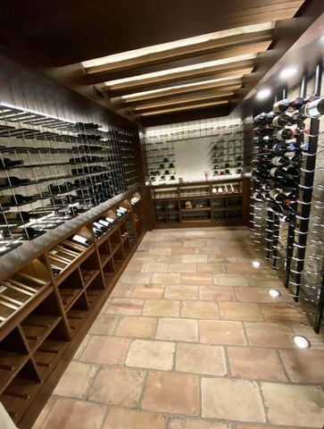 802 E Silver Spring DRIVE, Whitefish Bay, WI 53217