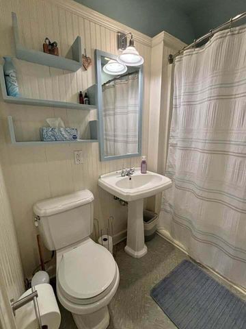 802 E Silver Spring DRIVE, Whitefish Bay, WI 53217