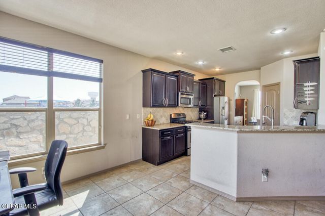 14325 ARABIAN POINT, El Paso, TX 79938