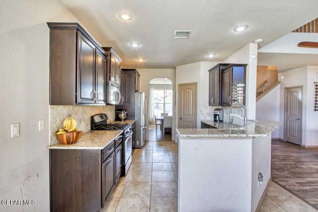 14325 ARABIAN POINT, El Paso, TX 79938