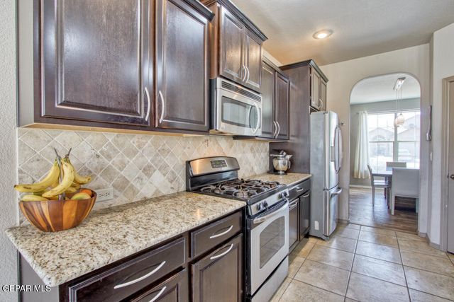 14325 ARABIAN POINT, El Paso, TX 79938