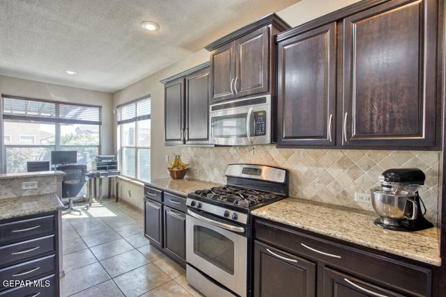 14325 ARABIAN POINT, El Paso, TX 79938