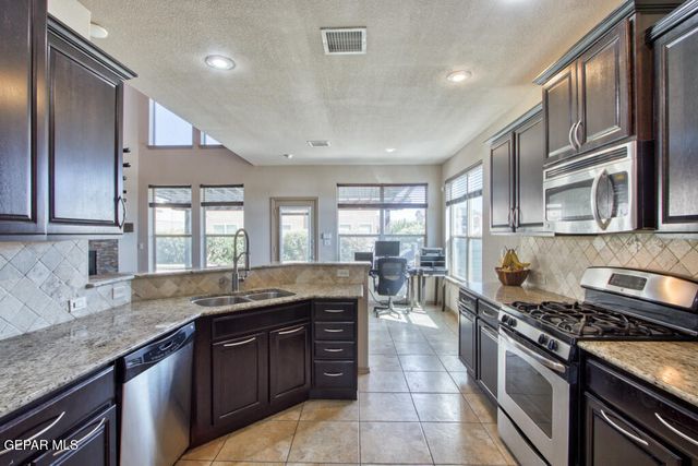 14325 ARABIAN POINT, El Paso, TX 79938