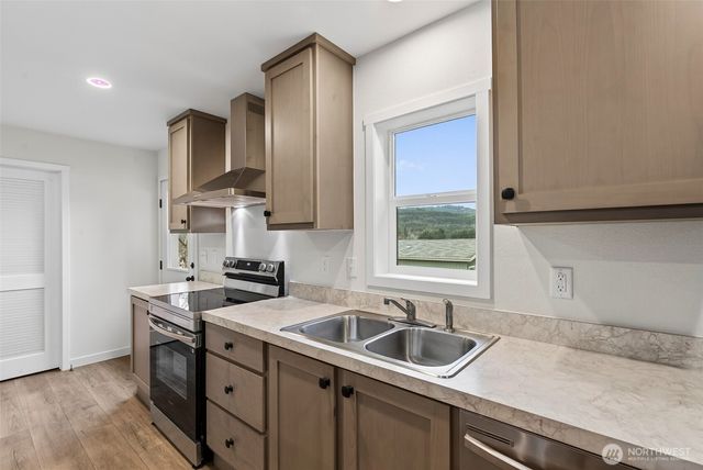 707 10th Street, Vader, WA 98593