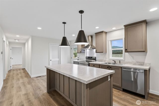 707 10th Street, Vader, WA 98593