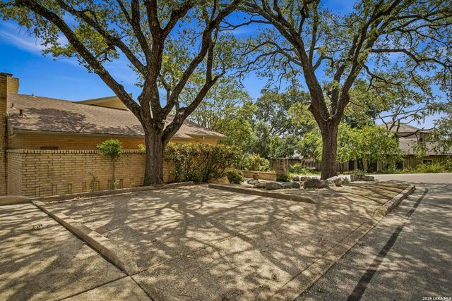3800 E Songbird Ln, San Antonio, TX 78229