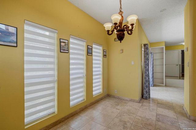 3800 E Songbird Ln, San Antonio, TX 78229