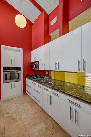 3800 E Songbird Ln, San Antonio, TX 78229