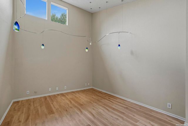 3800 E Songbird Ln, San Antonio, TX 78229