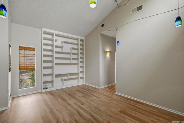3800 E Songbird Ln, San Antonio, TX 78229