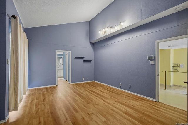 3800 E Songbird Ln, San Antonio, TX 78229