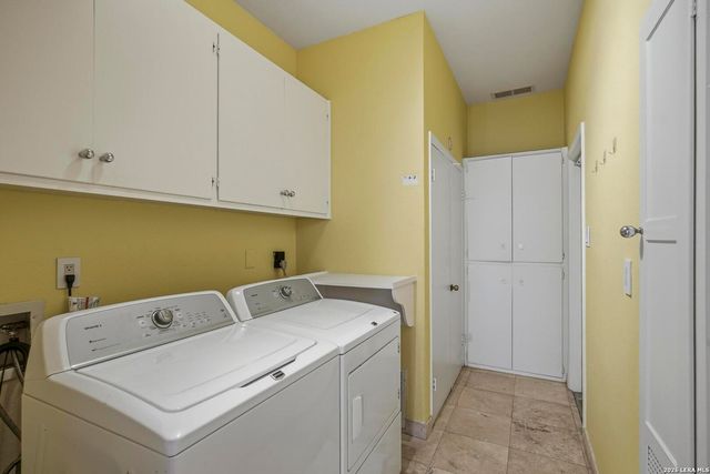 3800 E Songbird Ln, San Antonio, TX 78229