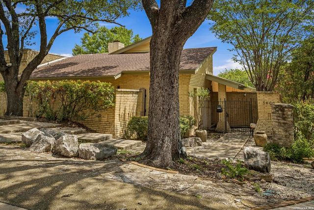 3800 E Songbird Ln, San Antonio, TX 78229