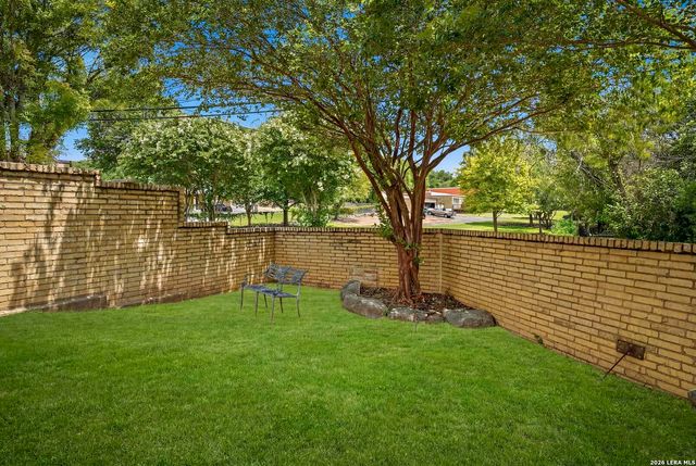 3800 E Songbird Ln, San Antonio, TX 78229