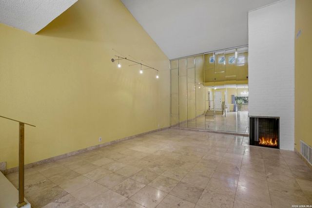 3800 E Songbird Ln, San Antonio, TX 78229