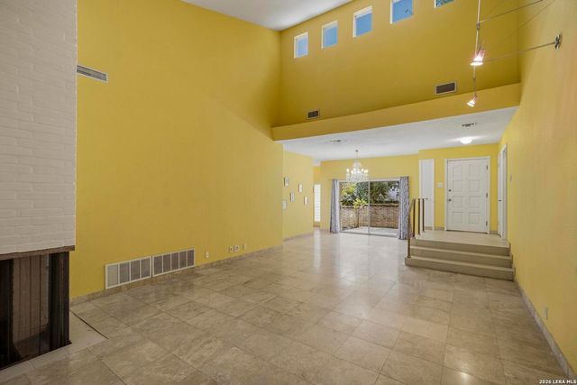 3800 E Songbird Ln, San Antonio, TX 78229