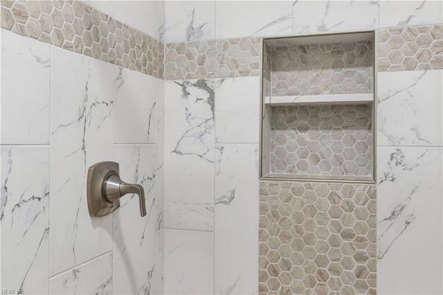 9 Cantamar CT, Hampton, VA 23664