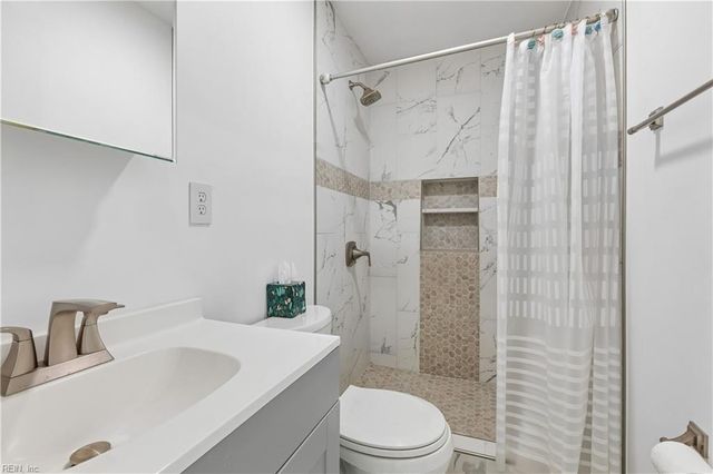 9 Cantamar CT, Hampton, VA 23664