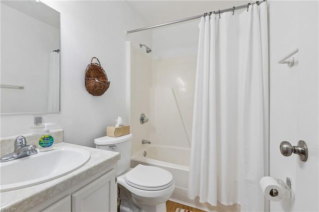 9 Cantamar CT, Hampton, VA 23664