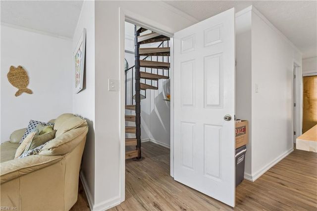 9 Cantamar CT, Hampton, VA 23664