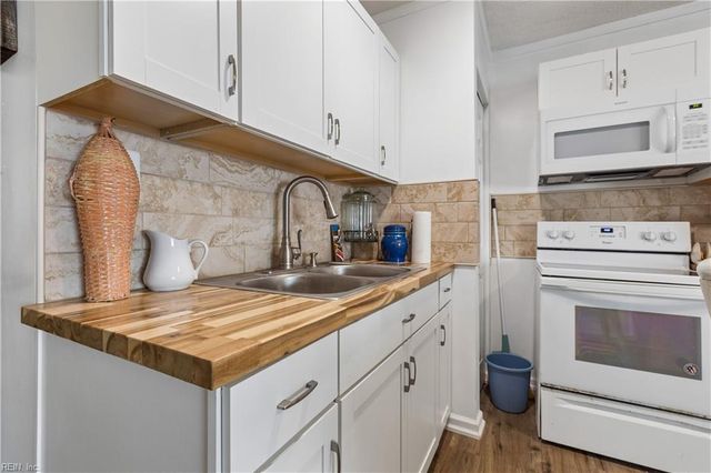 9 Cantamar CT, Hampton, VA 23664