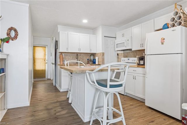 9 Cantamar CT, Hampton, VA 23664