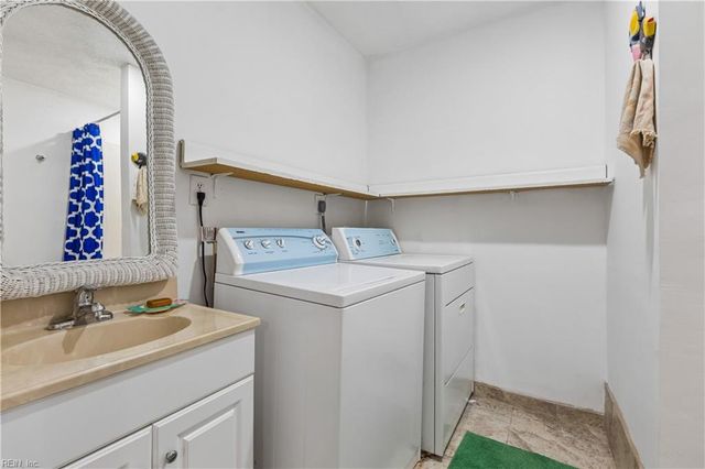 9 Cantamar CT, Hampton, VA 23664