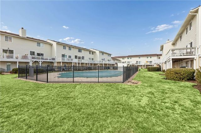 9 Cantamar CT, Hampton, VA 23664