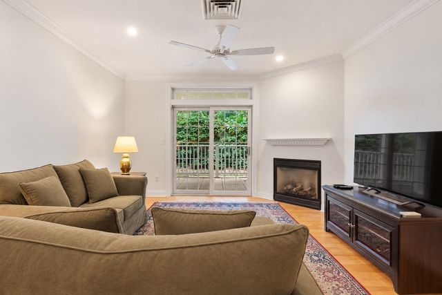 95 Conant St 214, Concord, MA 01742