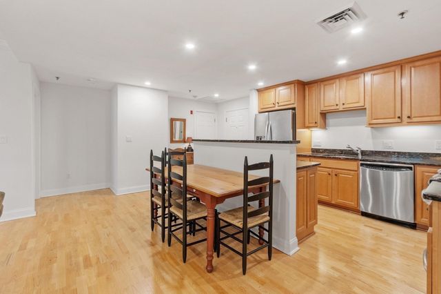 95 Conant St 214, Concord, MA 01742